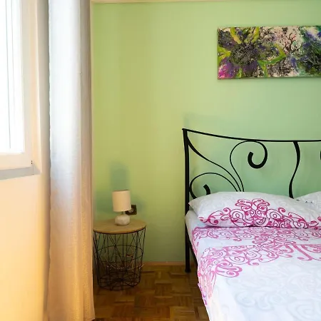 公寓 Simplistic In Rogoznica Near Sea Beach 罗戈兹尼察